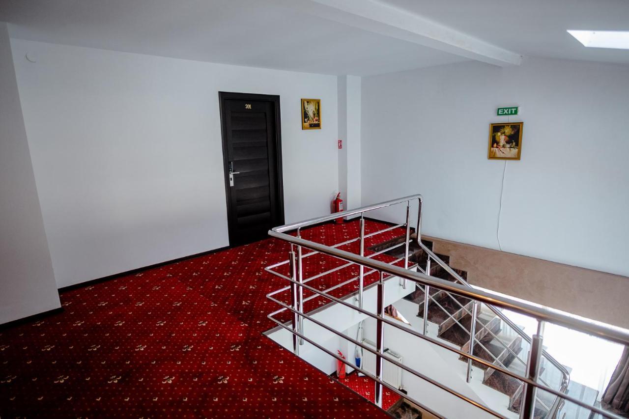 Pensiunea Vialux Bacău Exterior foto